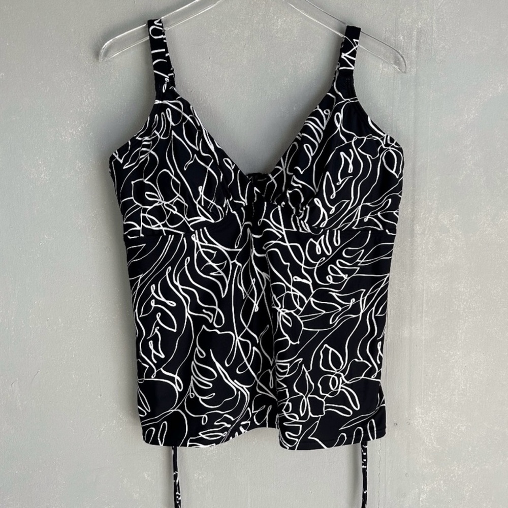 Sunsets Escape size 18 Vivian tankini wired black white tropical v-neck ruched